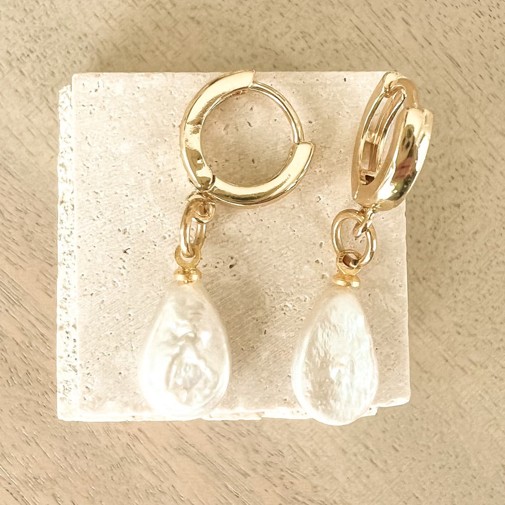 Pearl Teardrop (earrings)