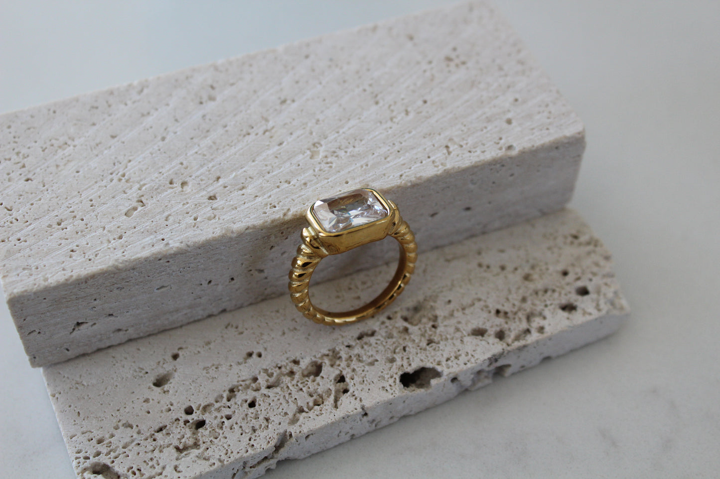 Lustré Cage Ring