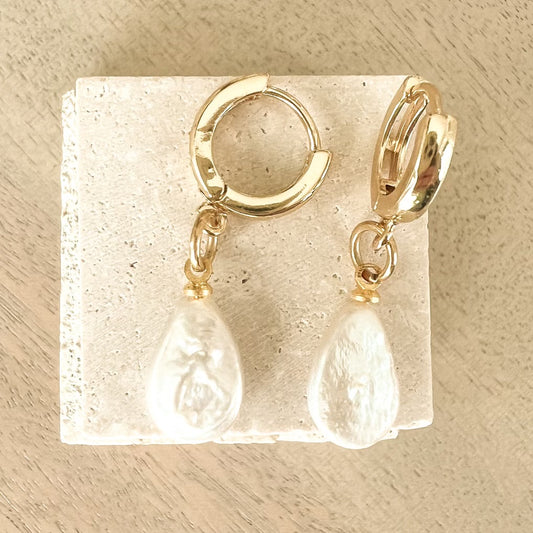 Pearl Teardrop (earrings)
