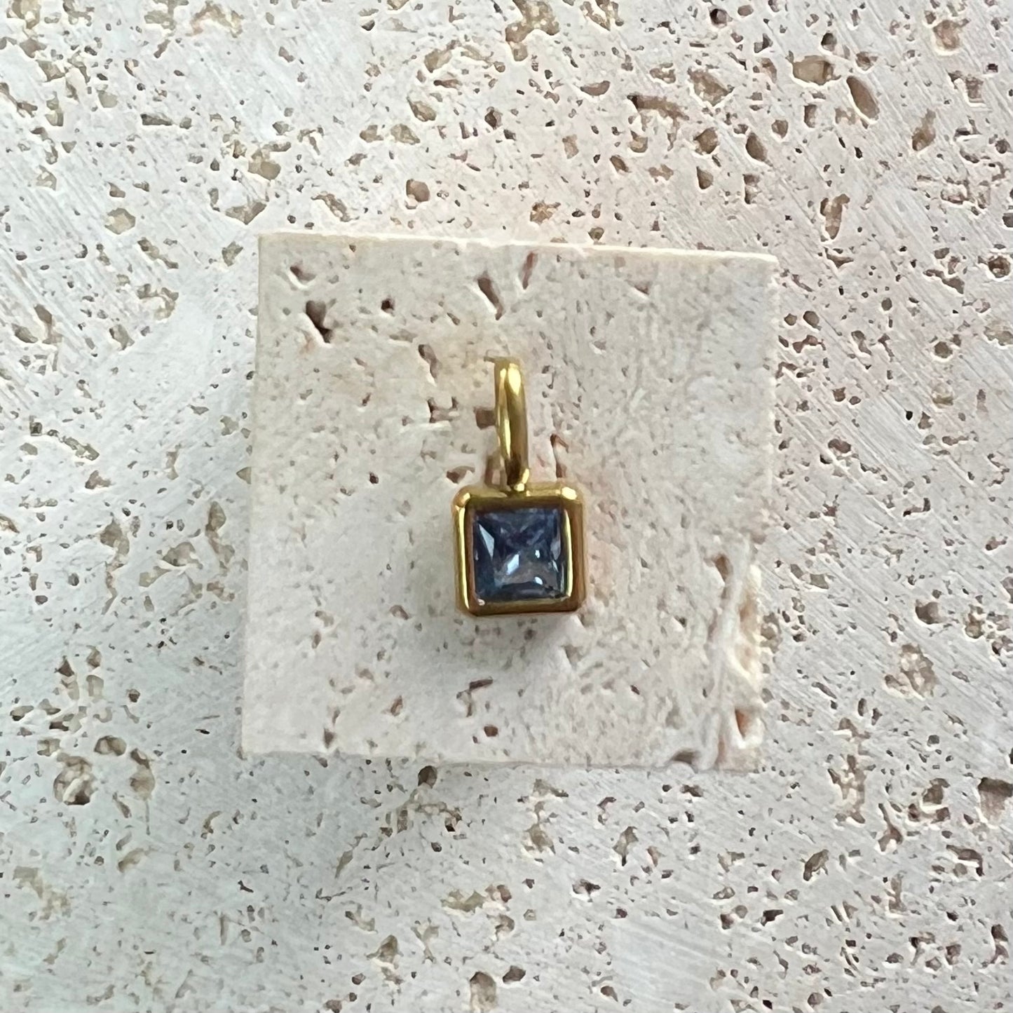 Blue Sapphire gemstone pendant