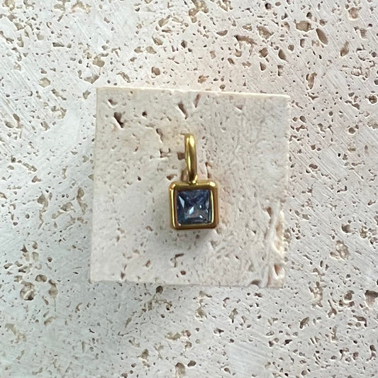 Blue Sapphire gemstone pendant